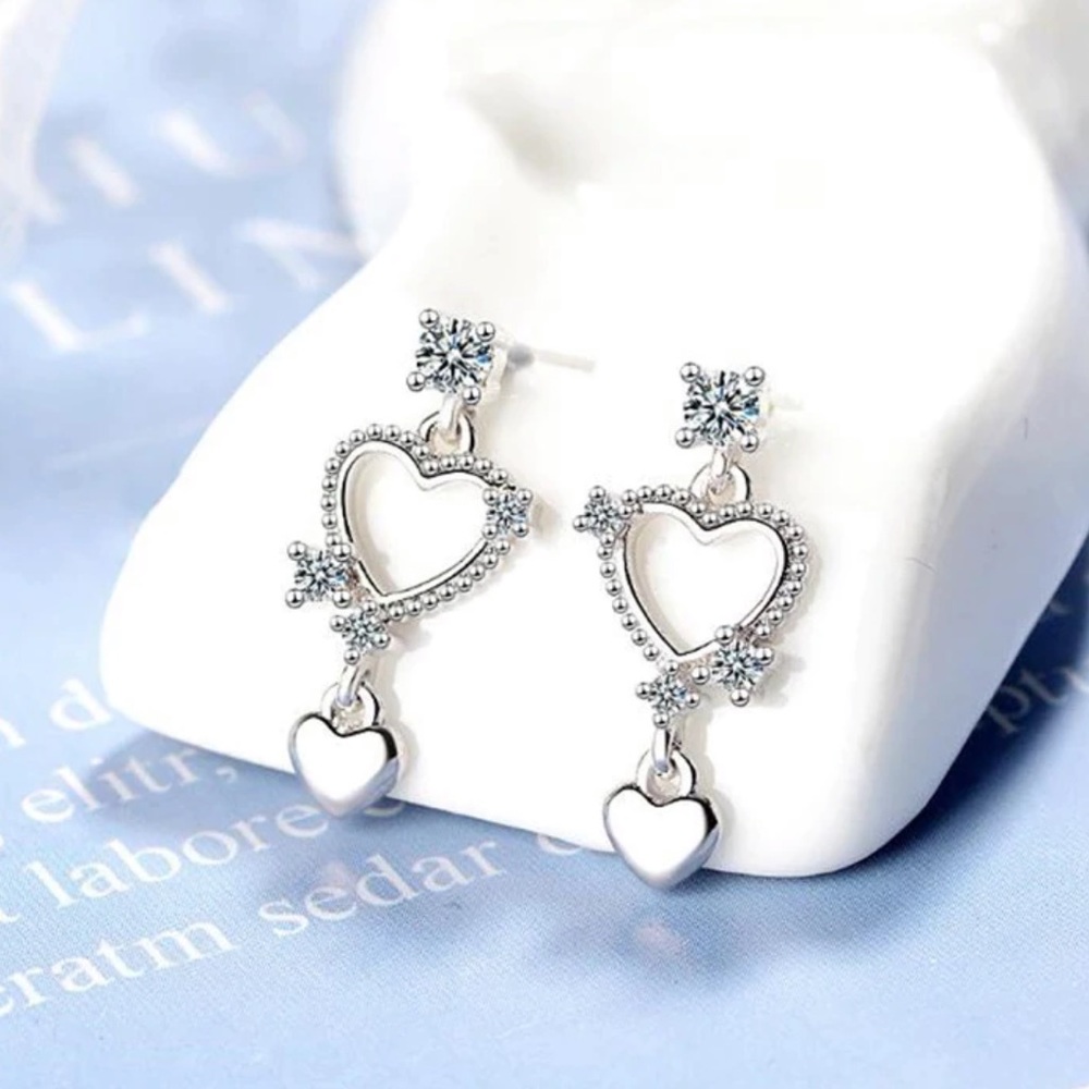 🌟 Sterling Silver 925 CZ Heart Earrings